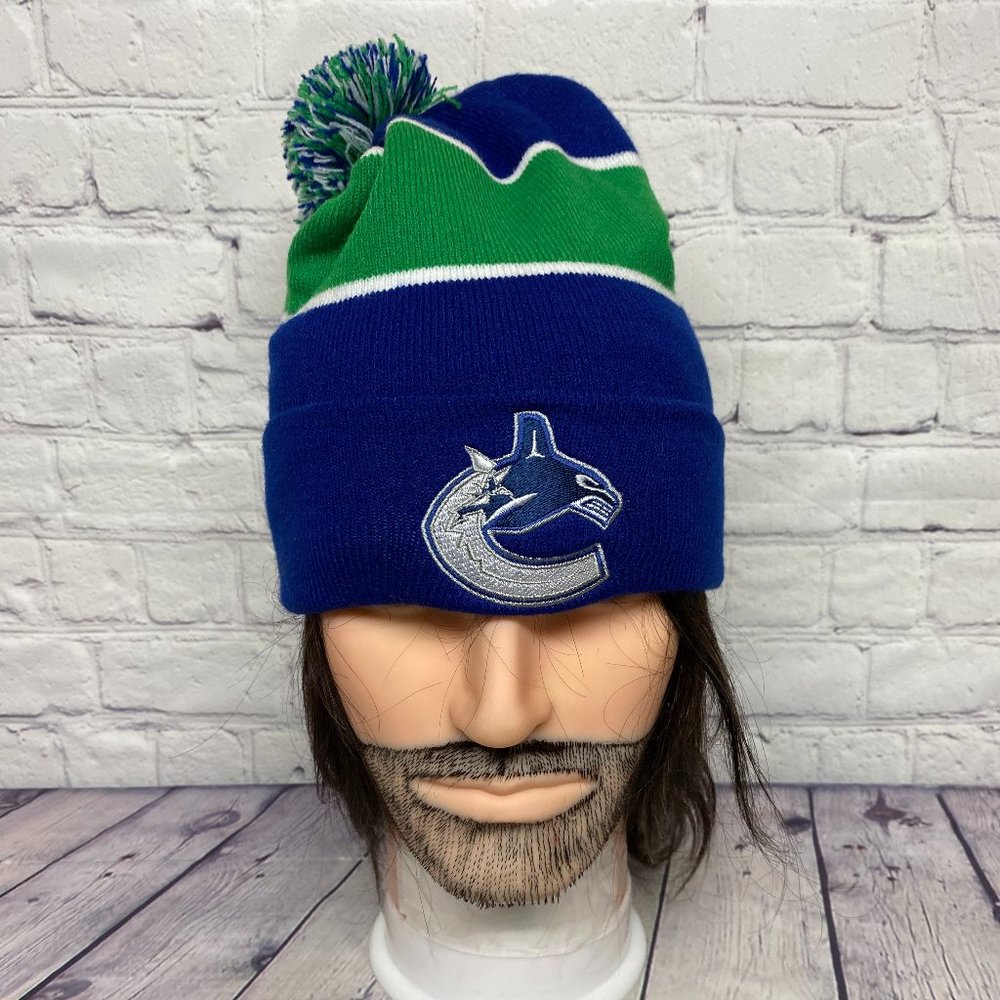 Vancouver Canucks Budweiser Beanie Hat Cap Blue Green Winter Toque Knit POM Top